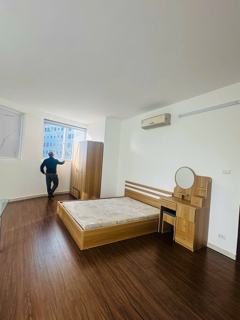 THÍCH HỢP ĐẦU TƯ, LÃI NGAY VÀI TỶ - CHCC 4 NGỦ 3 WC, LÔ GÓC, VỊ TRÍ TRUNG TÂM TRÊN ĐƯỜNG TRUNG KÍNH, 185M2 GIÁ CHỈ 12.4 TỶ