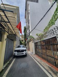 Bán nhà Nguyễn Sơn - Hồng Tiến