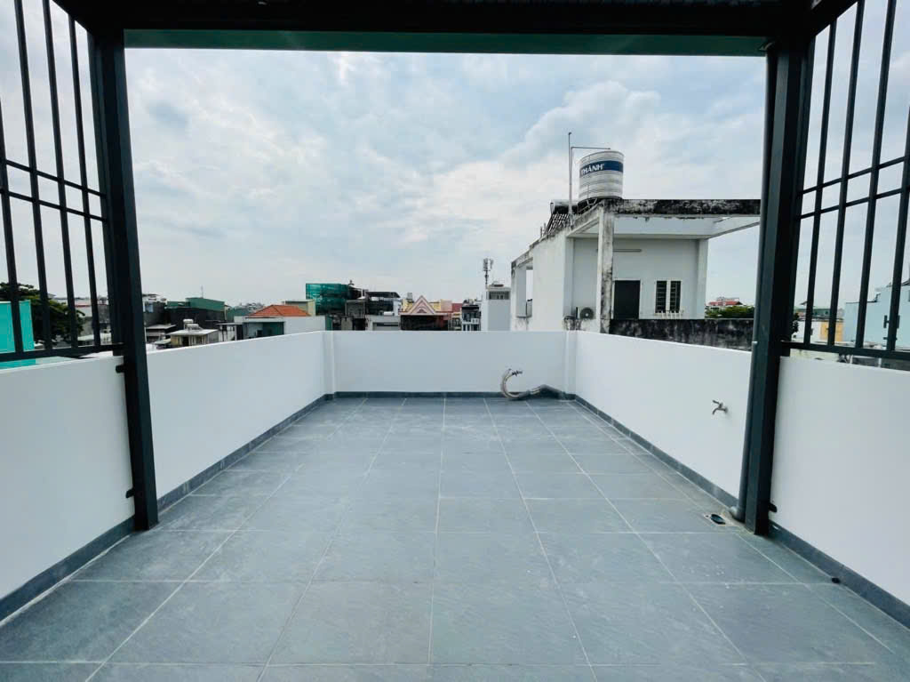 Hẻm xem hơi Nguyễn Phúc Chu - 71,1m2 - 4,1 x 18 - 4 tầng - chỉ 8,5 tỷ.