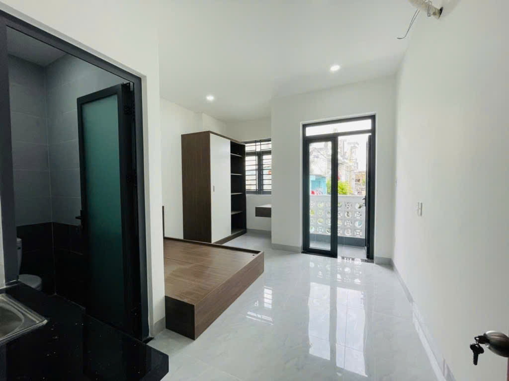 Hẻm xem hơi Nguyễn Phúc Chu - 71,1m2 - 4,1 x 18 - 4 tầng - chỉ 8,5 tỷ.