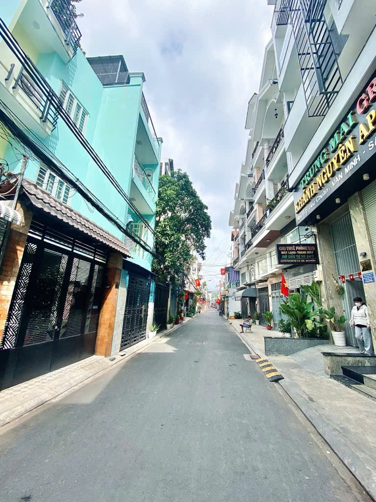 Hẻm nhựa xe tải Phan Huy Ích - 63m2 - 4,5 x 14 - 4 tầng - Chỉ 8,65 tỷ.