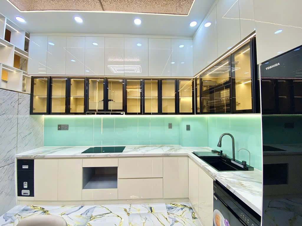 Hẻm xe hơi Huỳnh Văn Nghệ - 50m2 - 4 x 12,5 - 4 tầng - Chỉ 7,99 tỷ.