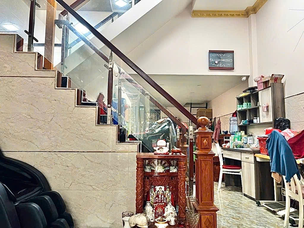 Hẻm cách nhà vài căn ra Nguyễn Sỹ Sách - 70m2 - 5 x 14 - 3 tầng - Chỉ 6,1 tỷ.