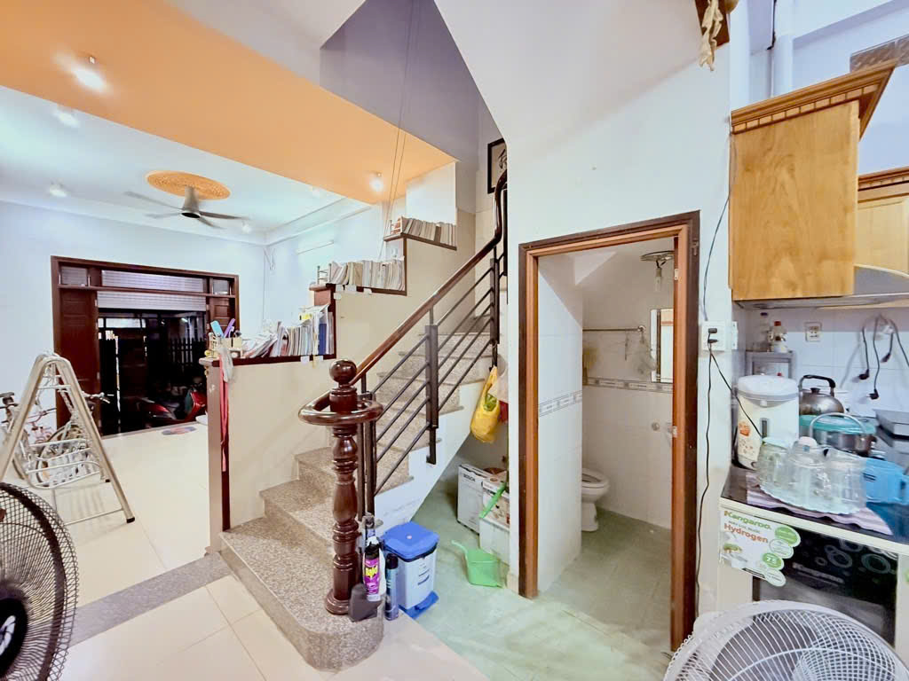 Nhà đẹp - 1 trệt 2 lầu - 3 phòng ngủ - hẻm 4m - Huỳnh Văn Nghệ - Chỉ 6,8 tỷ.