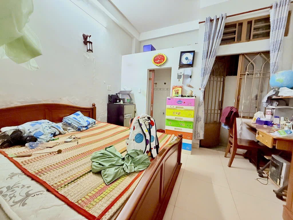 Nhà đẹp - 1 trệt 2 lầu - 3 phòng ngủ - hẻm 4m - Huỳnh Văn Nghệ - Chỉ 6,8 tỷ.