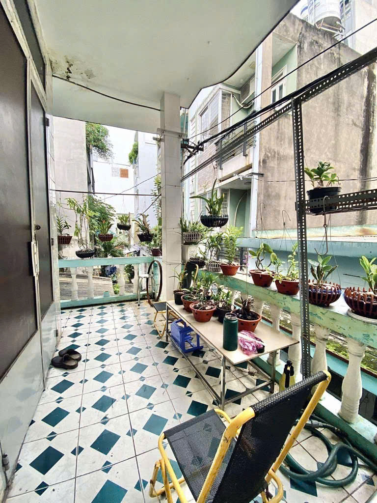 Hẻm ôtô - Sát mặt tiền Trường Chinh - Mặt tiền 5m (81m2) - 2 tầng - Dòng tiền 180tr - Chỉ 6,8 tỷ.