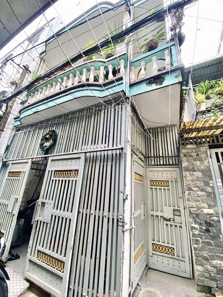 Hẻm ôtô - Sát mặt tiền Trường Chinh - Mặt tiền 5m (81m2) - 2 tầng - Dòng tiền 180tr - Chỉ 6,8 tỷ.