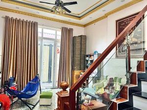 Hẻm cách nhà vài căn ra Nguyễn Sỹ Sách - 70m2 - 5 x 14 - 3 tầng - Chỉ 6,1 tỷ.