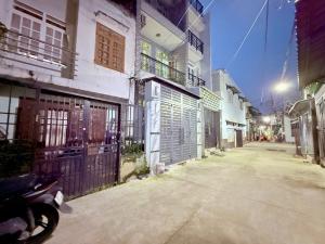 Nhà đẹp - 1 trệt 2 lầu - 3 phòng ngủ - hẻm 4m - Huỳnh Văn Nghệ - Chỉ 6,8 tỷ.