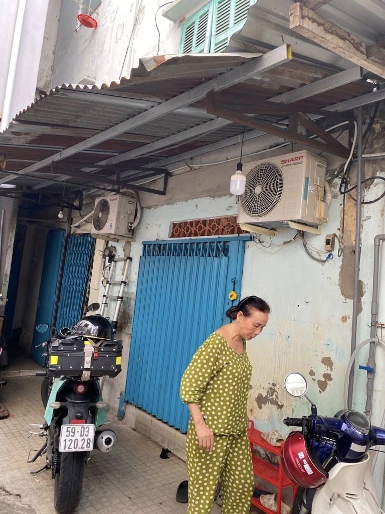 Nhà đường Ngô Nhân Tịnh, ngay chợ Bà Chiểu, phù hợp cho các hộ kinh doanh ở chợ.