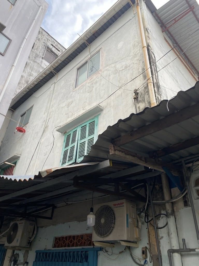 Nhà đường Ngô Nhân Tịnh, ngay chợ Bà Chiểu, phù hợp cho các hộ kinh doanh ở chợ.