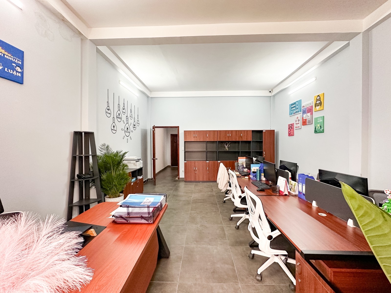 NHÀ MẶT TIỀN GIÁ HẺM XE HƠI