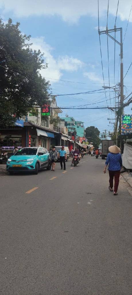 Bán nhà đẹp.  TTN.05 quận 12. DT. 45m2. 4.2m x 11m.2 lầu. Giá 4.45 tỷ