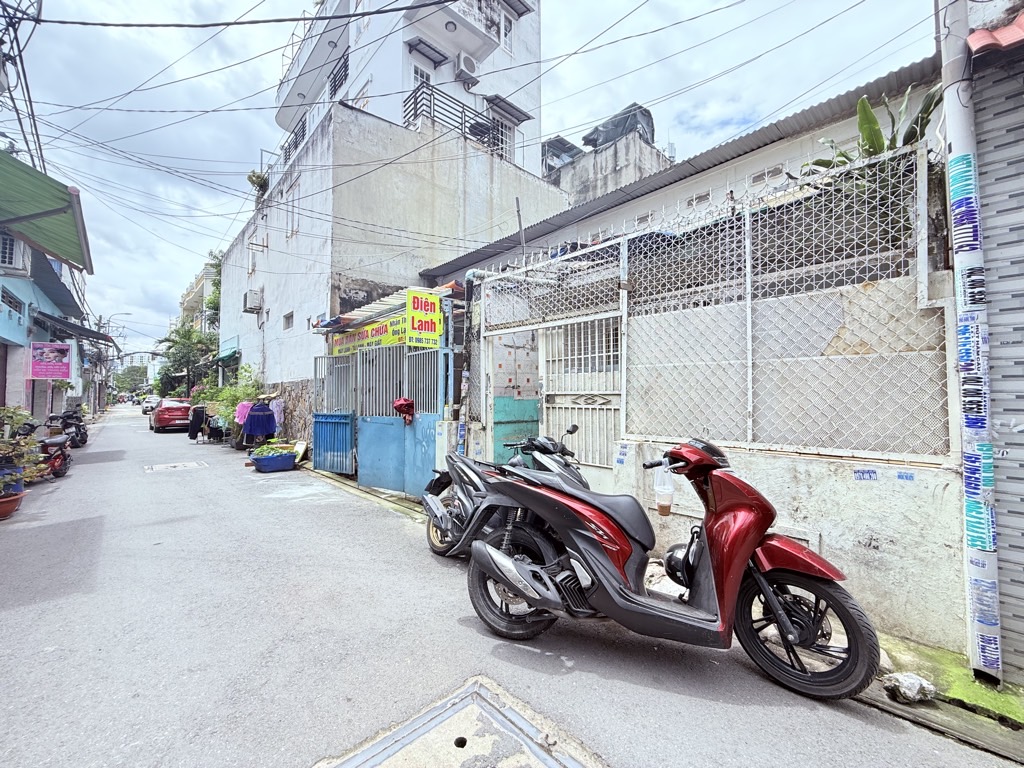 Bán nhà TTN. 11, Q 12. 45m2. 3.9m x 11.5m. Hẻm ôtô né. Giá 4.7 tỷ