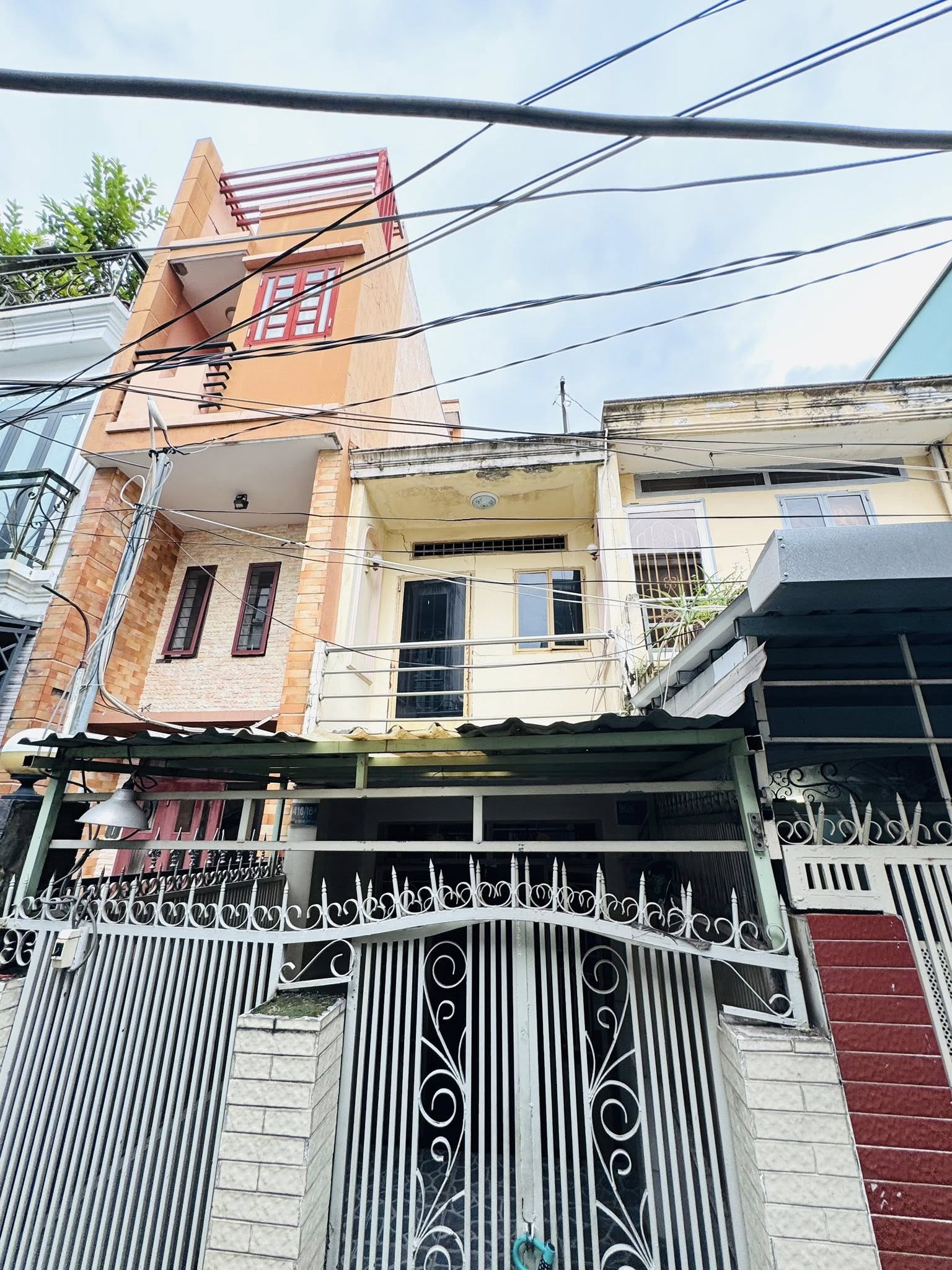 SIÊU RẺ 50M2 ĐẤT TẶNG NHÀ CẤP 4, 2 LẦU - CHỈ NHỈNH 3 TỶ  -  HẼM THÔNG RA 3 MẶT TIỀN ĐƯỜNG LỚN