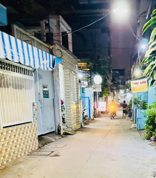 BÁN NHÀ Q4 - KÈO THƠM KHU DÂN CƯ HIỆN HỮU KHÔNG LO GIẢI TỎA MẶT TIỀN HẼM 3-4 MÉT