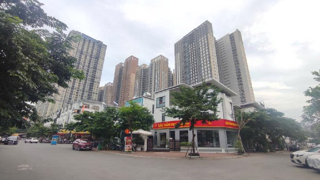 Bán biệt thự Mỗ Lao, Làng Việt Kiều 151m2 5 Tầng, 7m mặt tiền , Kinh doanh, View sát Hồ đẹp