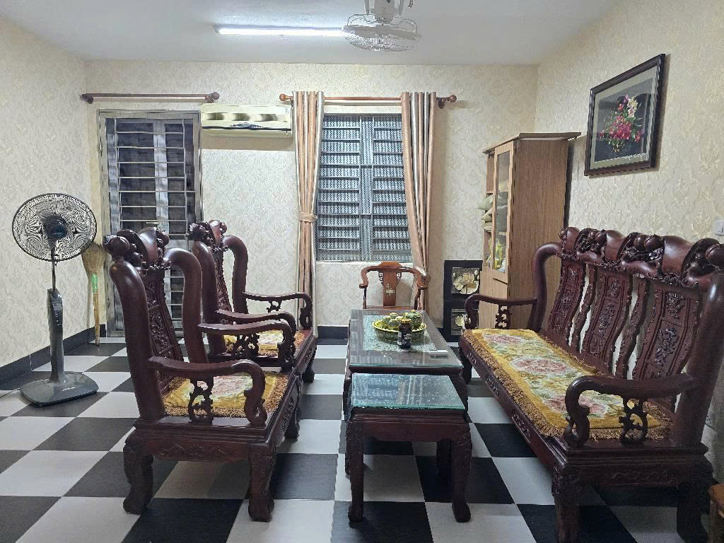 Bán nhà KDT Văn Khê 135m2 = 9*15m, Giá chào 33 tỷ, Kinh doanh đẹp