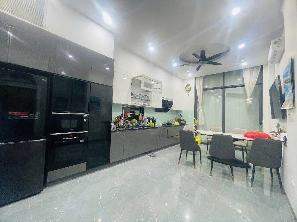 Bán nhà phân lô Lê Trọng Tấn, phường Khương Mai 82m2, 5 Tầng, Giá 2x Tỷ