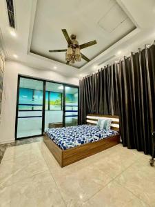 Bán Biệt thự KĐT Xa La, Hà Đông 226m2, 4 Tầng, 11m mặt tiền, Đường rộng 15m, Giá chào 55.x Tỷ