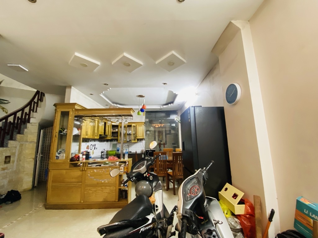 BÁN NHÀ HIẾM TRUNG TÂM QUẬN CẦU GIẤY