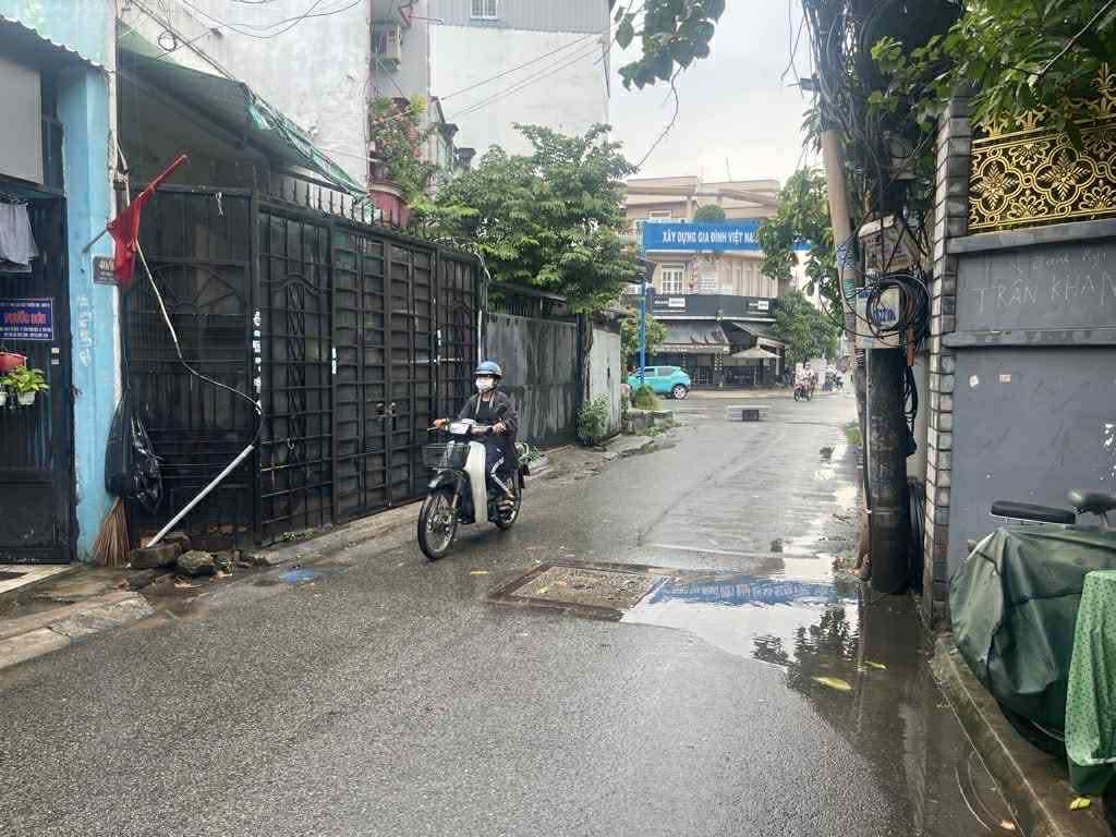 TÔ HIỆU TÂN PHÚ- NHÀ NÁT TIỆN XÂY MỚI