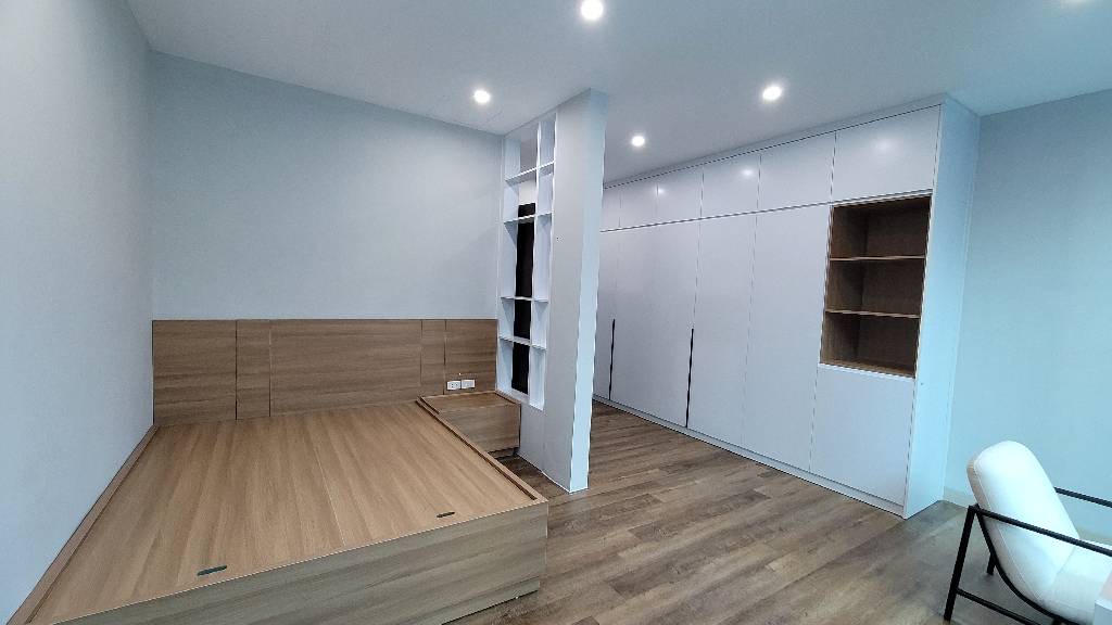 BÁN ĐẤT TẶNG NHÀ 5 TẦNG PHỐ NGUYỄN THỊ ĐỊNH