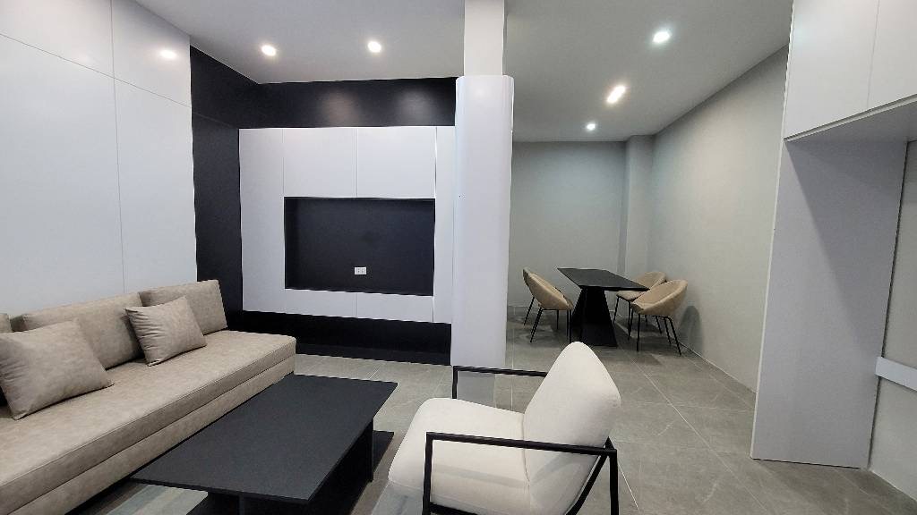 BÁN ĐẤT TẶNG NHÀ 5 TẦNG PHỐ NGUYỄN THỊ ĐỊNH