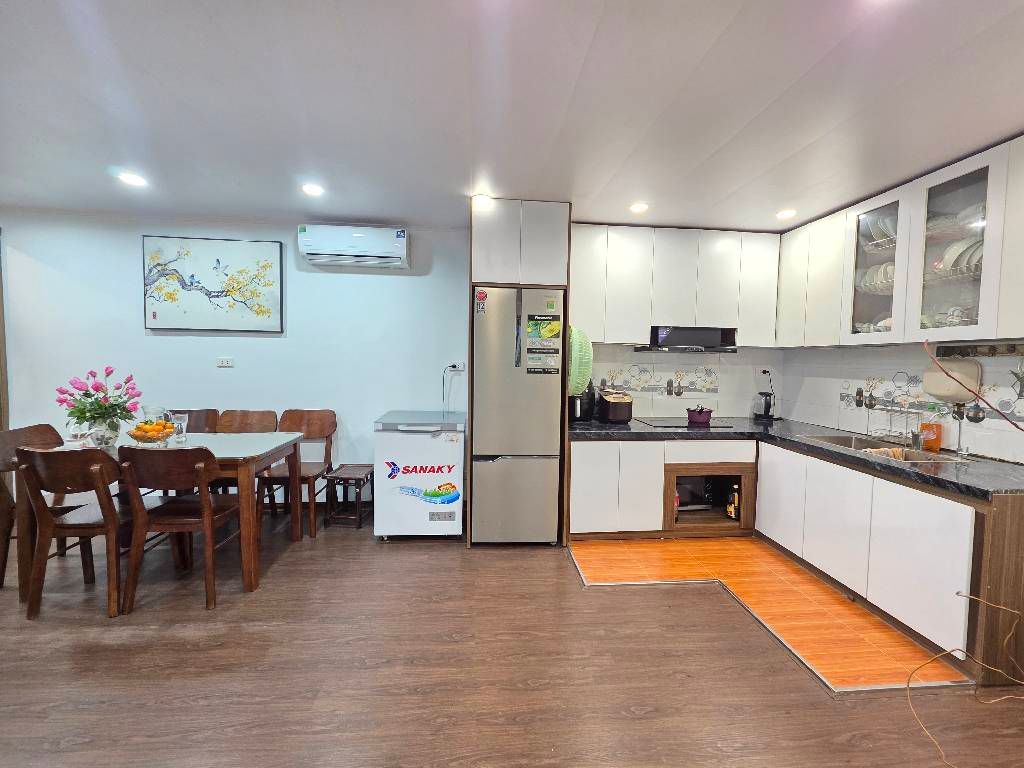 DUPLEX TẬP THỂ MẶT PHỐ LƯƠNG ĐÌNH CỦA – TRUNG TÂM ĐỐNG ĐA – HIẾM NHÀ BÁN