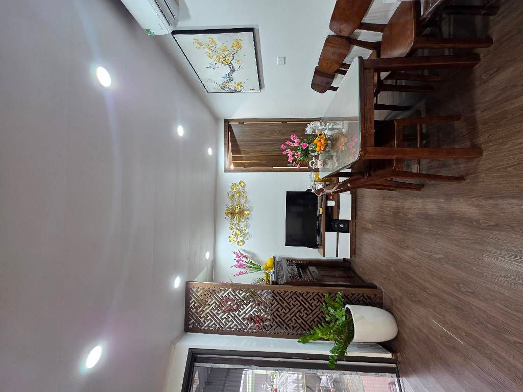 DUPLEX TẬP THỂ MẶT PHỐ LƯƠNG ĐÌNH CỦA – TRUNG TÂM ĐỐNG ĐA – HIẾM NHÀ BÁN