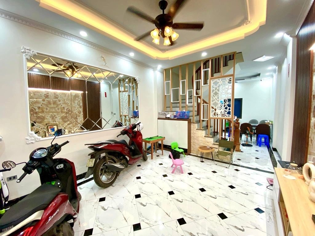  NHÀ PHỐ ĐƯỜNG LÁNG – ĐỐNG ĐA  ĐẸP LONG LANH – TẶNG FULL NỘI THẤT – TRUNG TÂM HIẾM – CHỈ 12 TỶ 