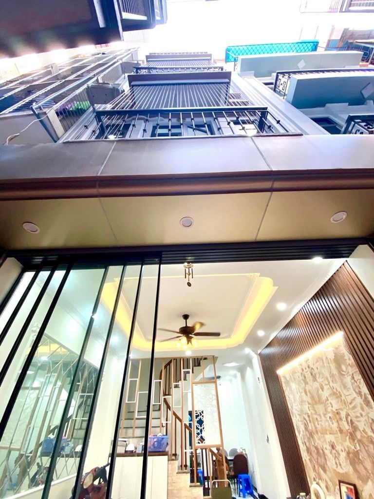  NHÀ PHỐ ĐƯỜNG LÁNG – ĐỐNG ĐA  ĐẸP LONG LANH – TẶNG FULL NỘI THẤT – TRUNG TÂM HIẾM – CHỈ 12 TỶ 