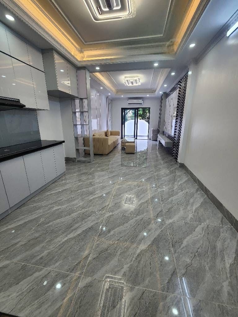 LÔ GÓC THOÁNG - TRUNG TÂM