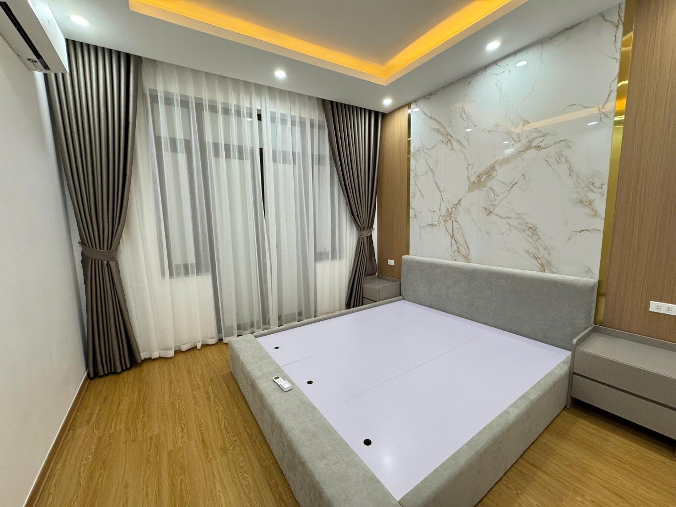 HÀNG HIẾM PHỐ BÙI XƯƠNG TRẠCH Ô TÔ QUA NHÀ