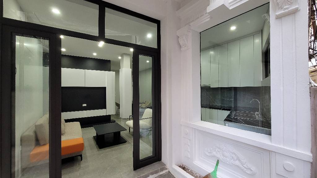 HÀNG HIẾM PHỐ NGUYỄN THỊ ĐỊNH SÂN RỘNG THOÁNG