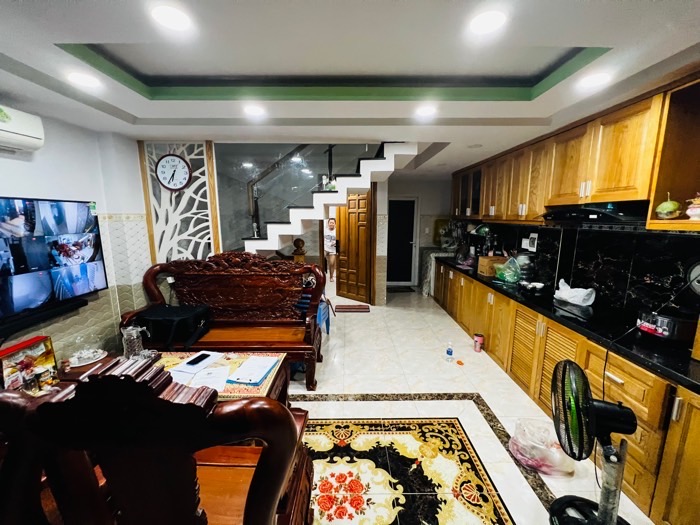 Bán nhà Phạm Văn Chiêu giá hời