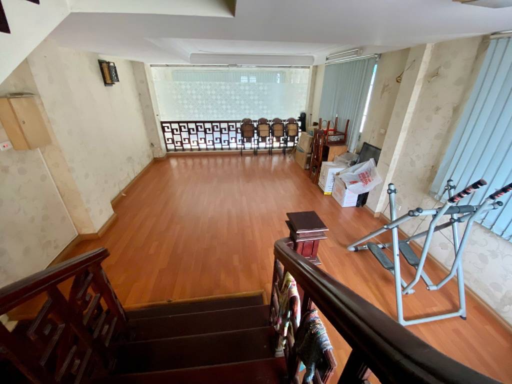 B.á.n nhà mặt phố Nguyễn Đức Cảnh, phường Tương Mai. Diện tích: 48m2, 9,9 tỷ