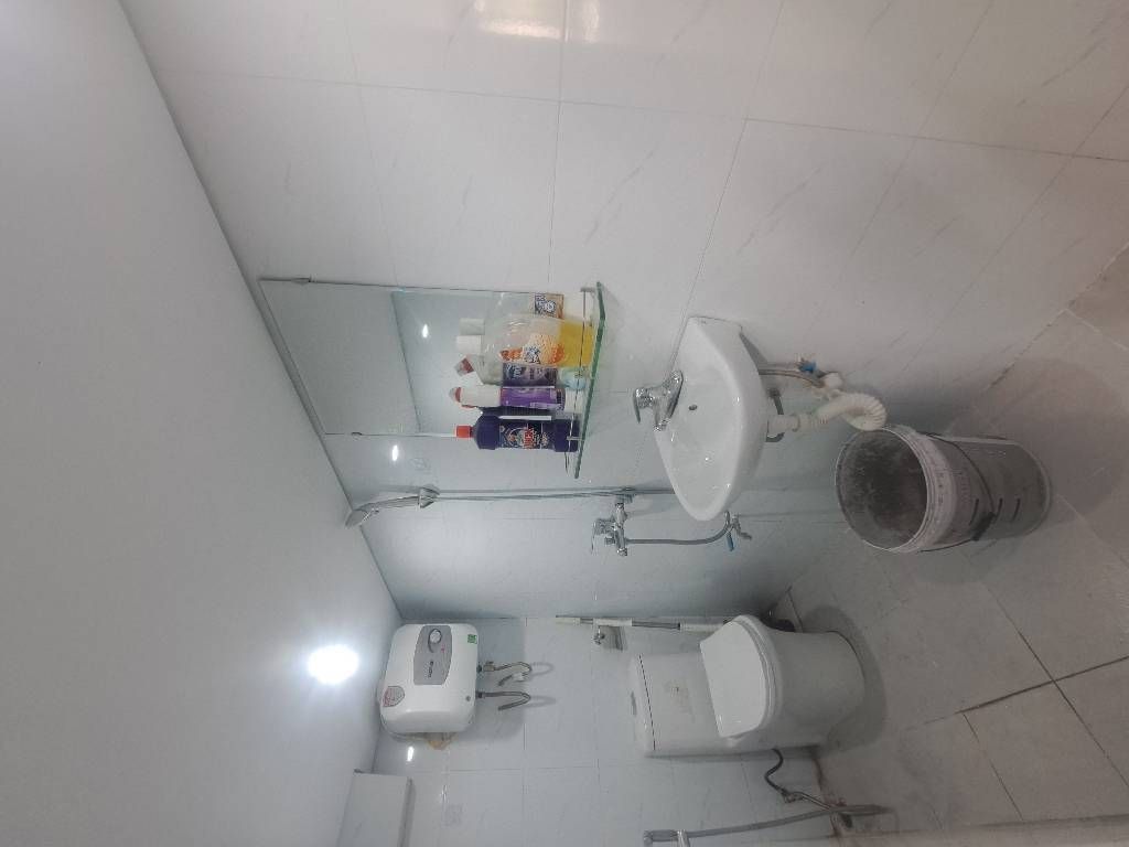 Nhà phố Tân Mai, nội thất mới, vào ở ngay. 10m ra đường oto tránh