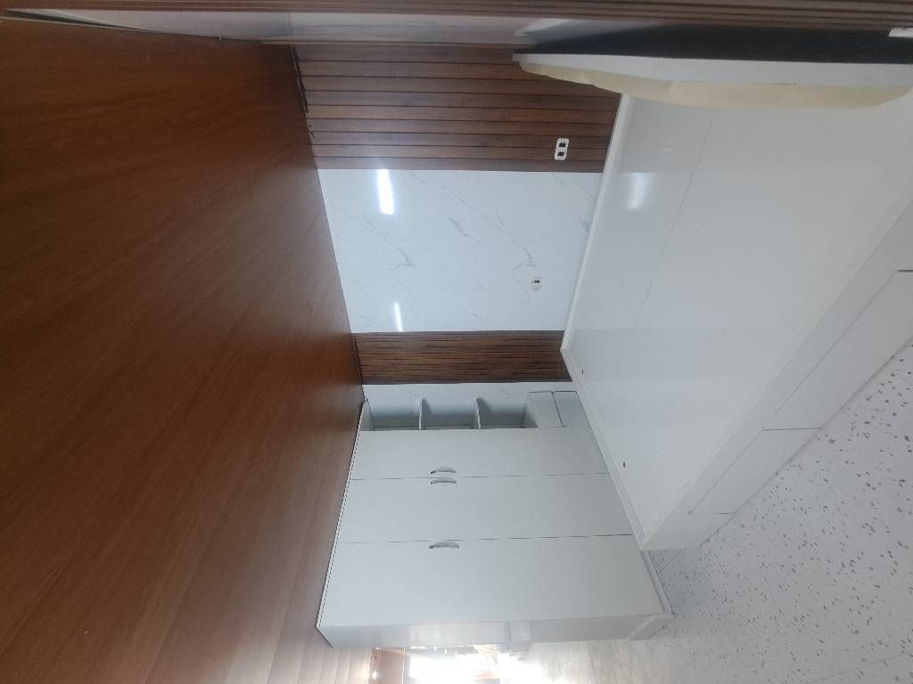 Nhà phố Tân Mai, nội thất mới, vào ở ngay. 10m ra đường oto tránh