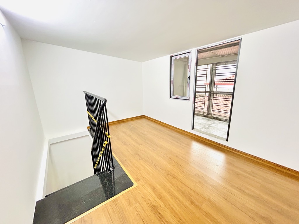 Nhà 4 tầng phố Tân Mai, nội thất mới đầy đủ vào ở ngay