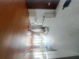 Nhà phố Tân Mai, nội thất mới, vào ở ngay. 10m ra đường oto tránh