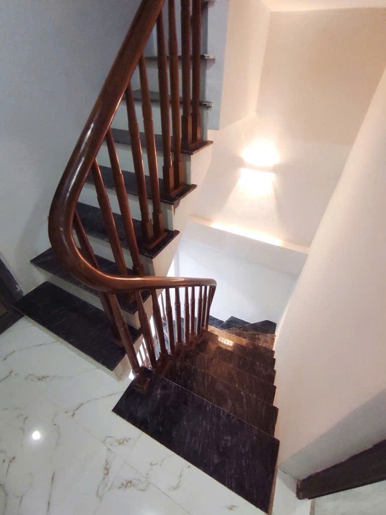 NHÀ ĐẸP THANH XUÂN - GIA CHỦ TÂM HUYẾT - 5 TẦNG - NGÕ 3 GÁC - XÂY MỚI SẴN VỀ Ở NGAY !!