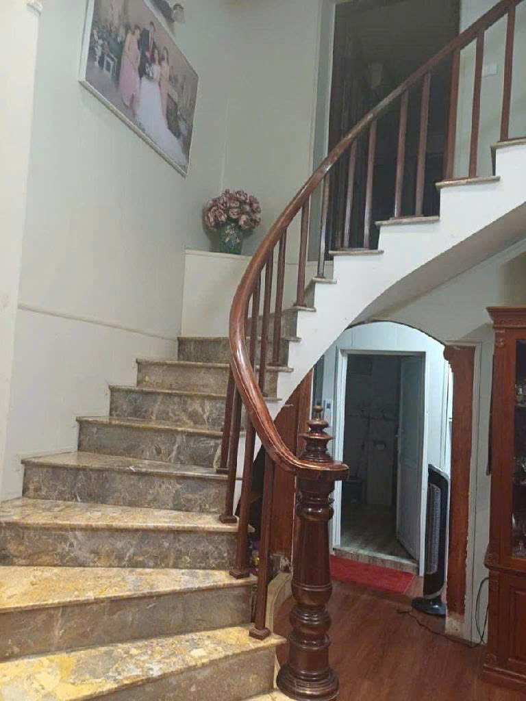 DT RỘNG - NGÕ NÔNG - THOÁNG TRƯỚC SAU - VIEW HỒ - VÀI BƯỚC RA PHỐ