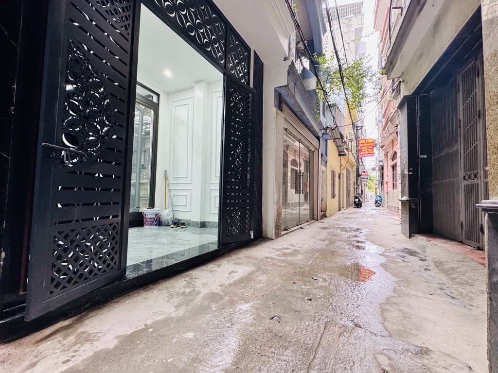 BÁN GẤP NHÀ ĐẠI LỘ THĂNG LONG