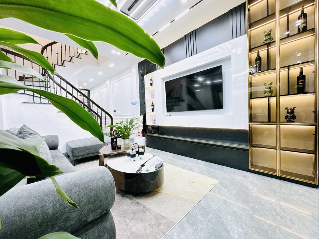 BÁN GẤP NHÀ ĐẠI LỘ THĂNG LONG