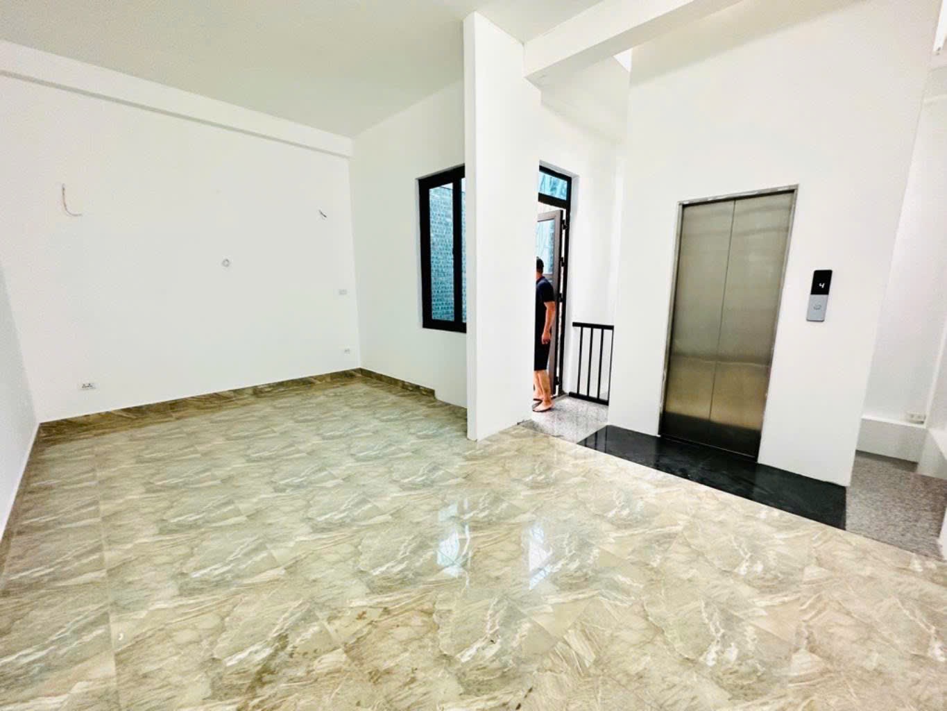 BÁN GẤP NHÀ TRUNG TÂM TÂY HỒ