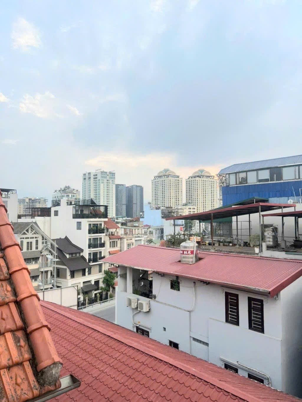 BÁN GẤP NHÀ TRUNG TÂM TÂY HỒ