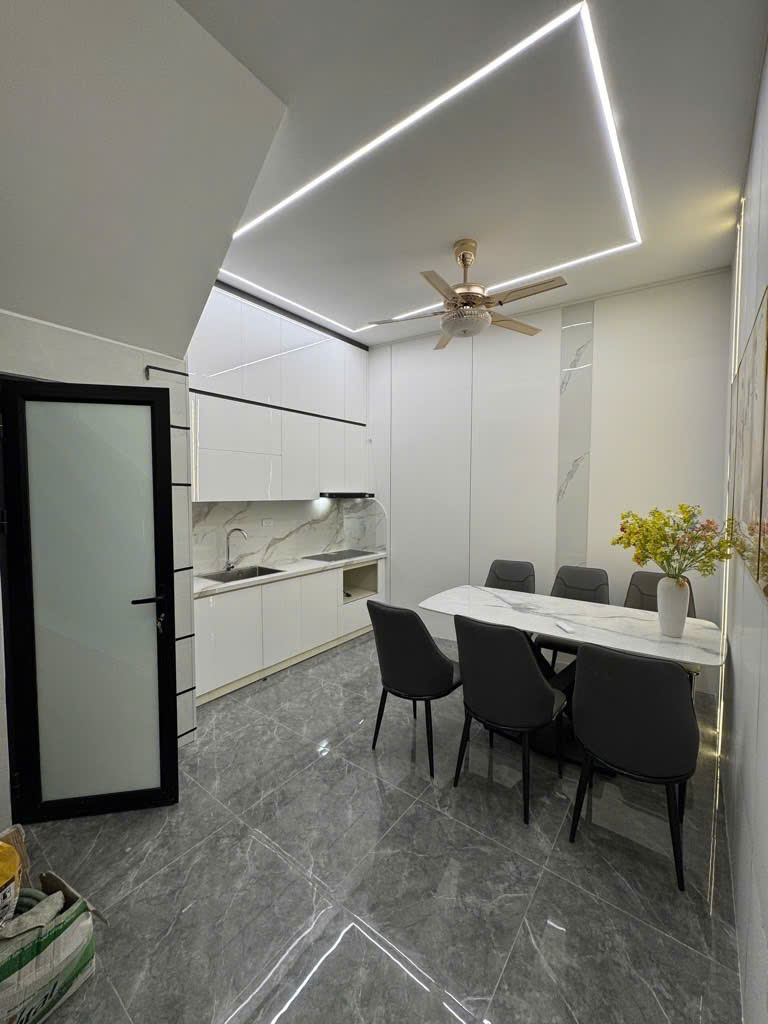 Bán nhà Giáp Nhị – 33m – 5 tầng – 2 mặt thoáng vĩnh viễn – gần ô tô – giá 7.79 tỷ (có thương lượng)