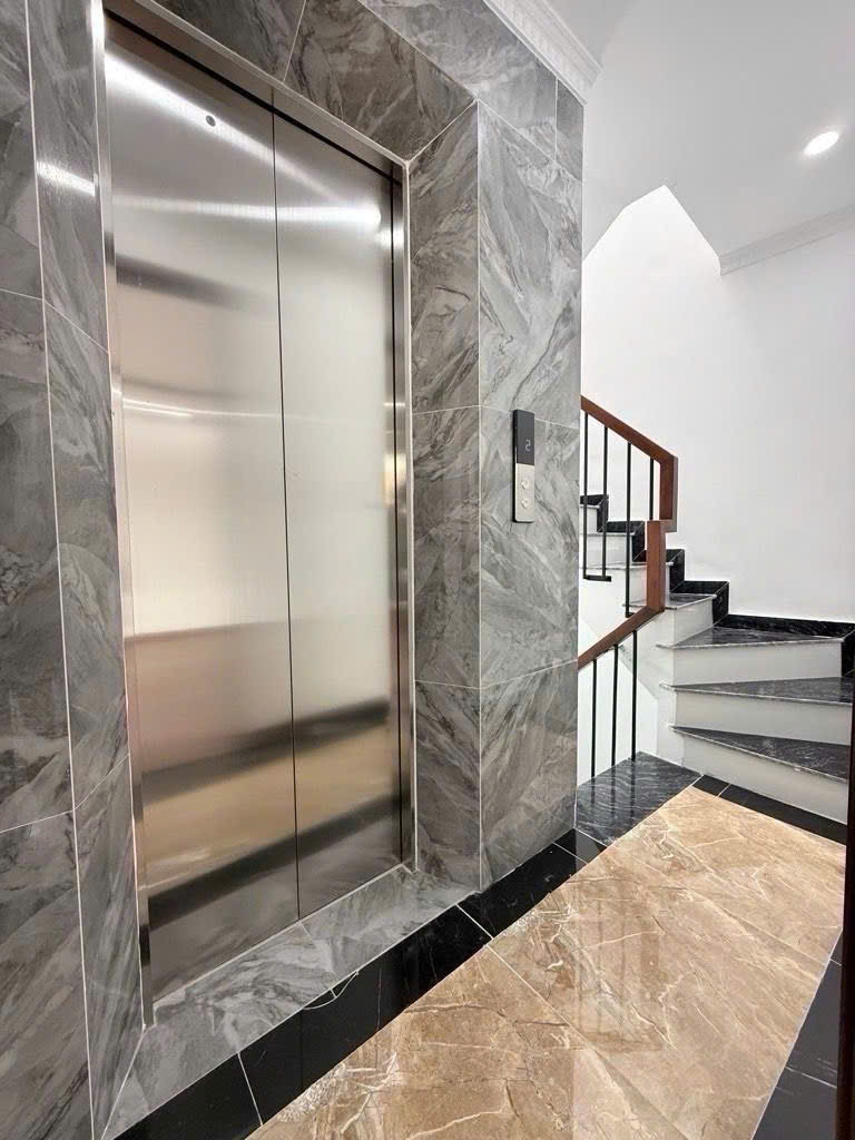 Bán nhà Giáp Nhị – 33m – 5 tầng – 2 mặt thoáng vĩnh viễn – gần ô tô – giá 7.79 tỷ (có thương lượng)