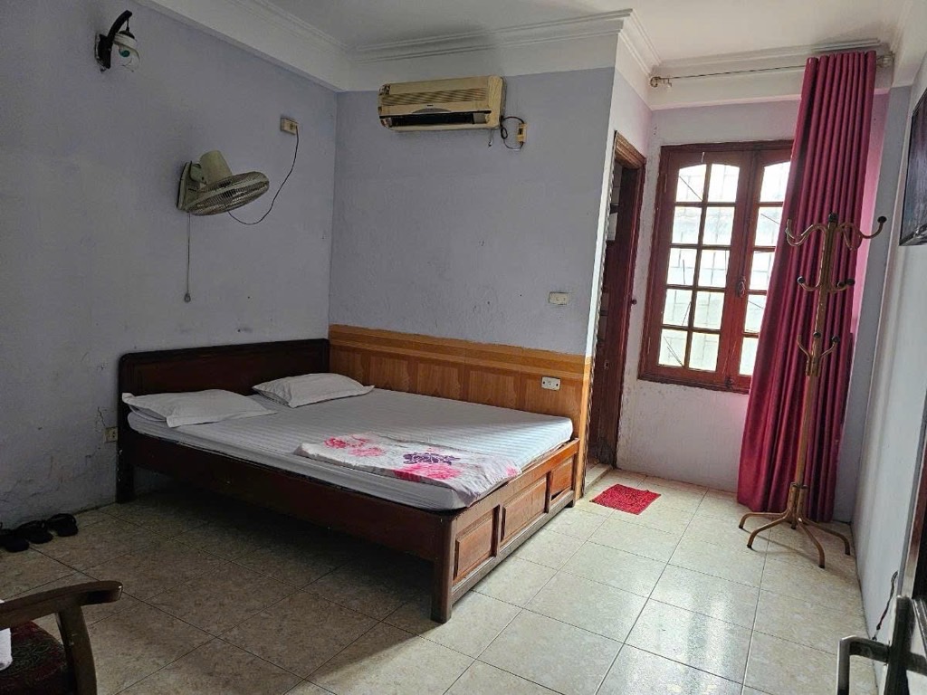 Bán nhanh nhà Nguyễn Hoàng Tôn MẶT PHỐ SẦM UẤT 5 TẦNG giá nhỉnh 6 tỷ Thông tin cơ bản